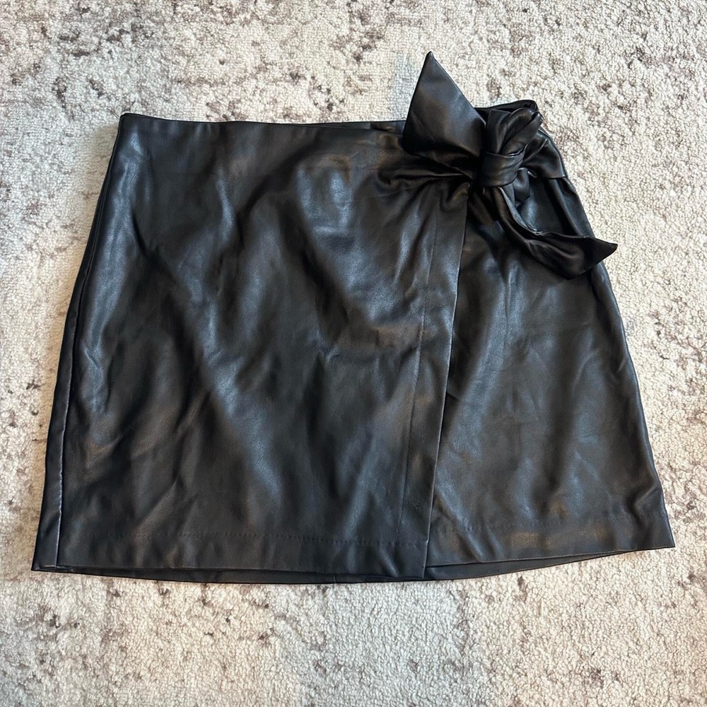 faux leather skirt with bow detail